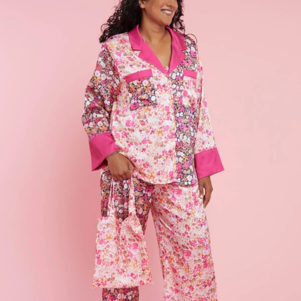 LORI GOLDSTEIN x ANAONO Triple Negative Breast Cancer Awareness Pajama Set LOGO